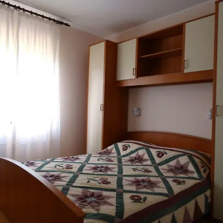 Casa de Férias Zora Sveti Lovreč Pazenatički